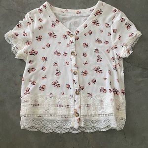 Cute Tops For Young girls Looking for Good style!